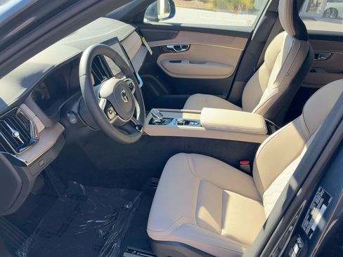 Used 2026 Volvo XC90 B6 Plus w/ Protection Package image 5