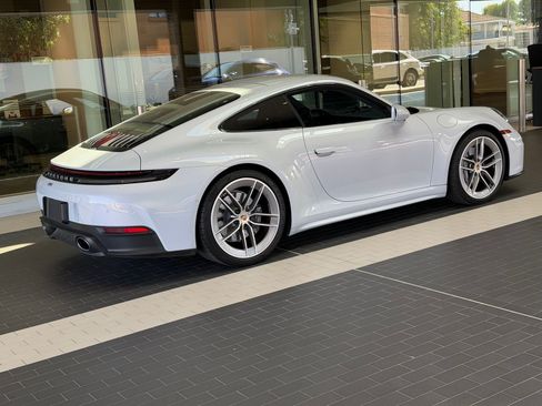 Certified 2025 Porsche 911 Carrera RWD image 8