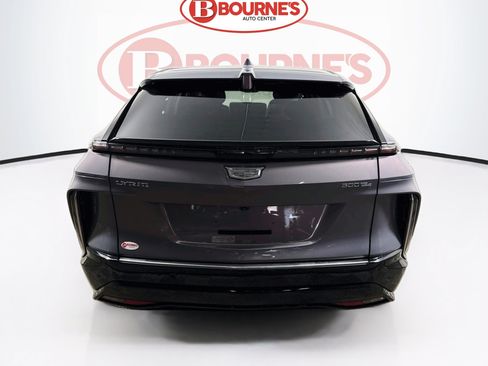 Used 2024 Cadillac Lyriq Luxury AWD/4WD image 9