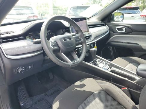 Used 2023 Jeep Compass Sport image 12
