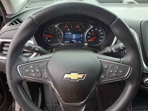 Used 2020 Chevrolet Equinox LT image 18