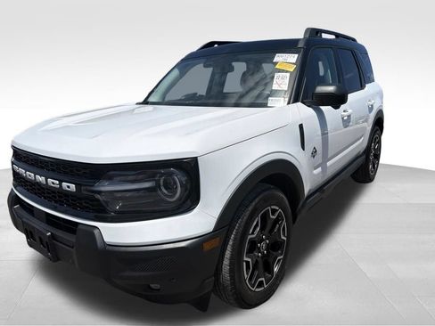Used 2025 Ford Bronco Sport Outer Banks w/ Outer Banks Tech Package+ AWD/4WD image 3