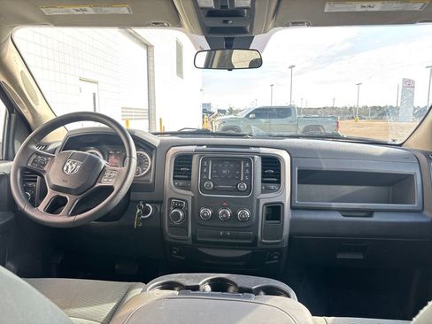 Used 2017 RAM 1500 Express w/ Express Value Package image 25