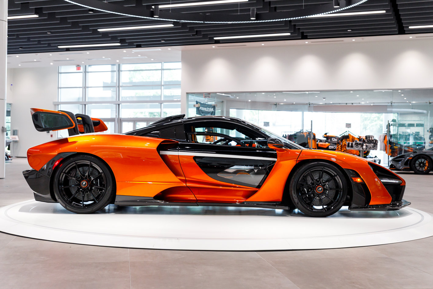 Used 2019 McLaren Senna RWD image 24