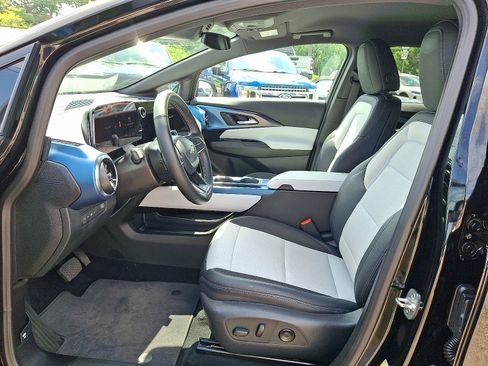 Used 2025 Chevrolet Equinox EV LT w/ Convenience Package FWD image 13