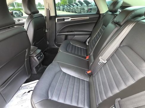 Used 2016 Ford Fusion SE w/ Equipment Group 202A FWD image 13