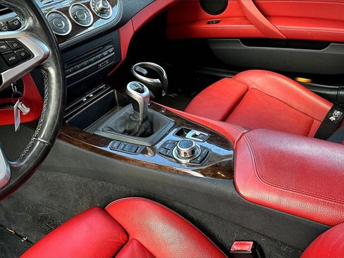 Used 2011 BMW Z4 sDrive30i w/ Premium Pkg image 11