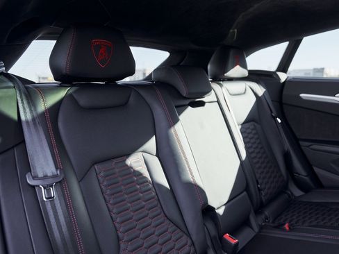 Used 2021 Lamborghini Urus image 41