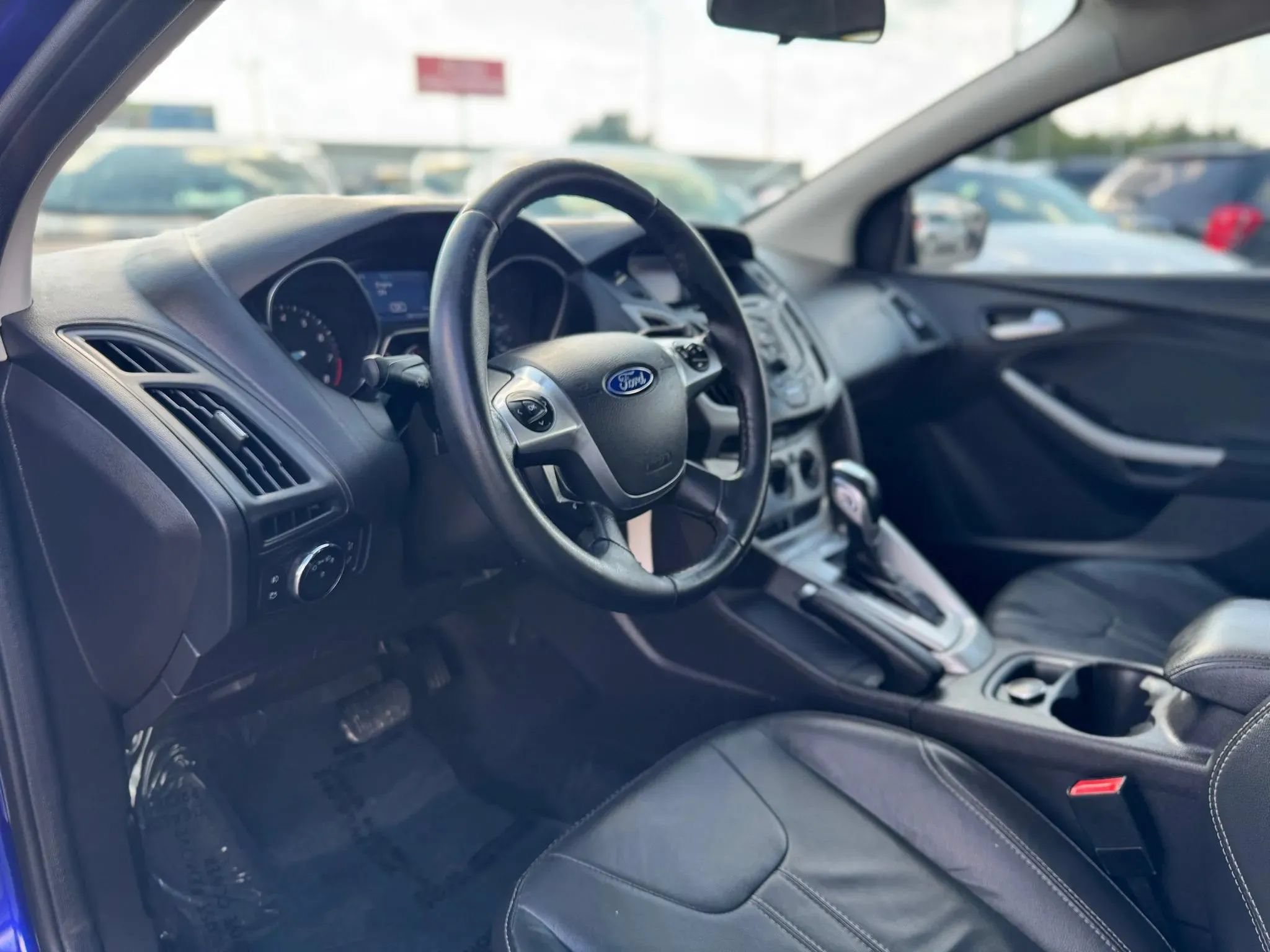 Used 2014 Ford Focus SE w/ Equipment Group 201A FWD image 23