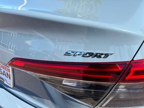 Used 2023 Honda Civic Sport image 9