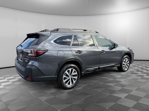 Used 2025 Subaru Outback Premium image 7