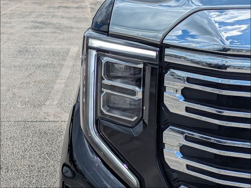 Certified 2025 GMC Sierra 1500 Denali w/ Denali Reserve Package AWD/4WD image 11
