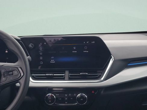 Certified 2024 Chevrolet Trax LT FWD image 14