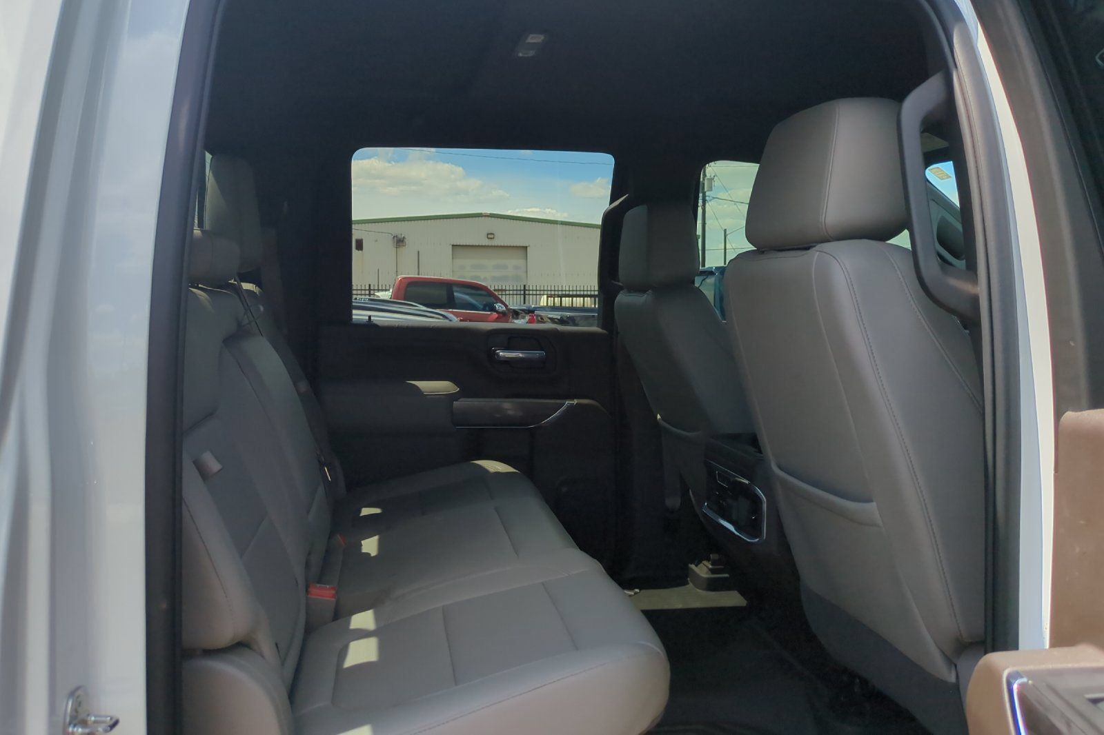 Used 2023 Chevrolet Silverado 2500 LTZ AWD/4WD image 17