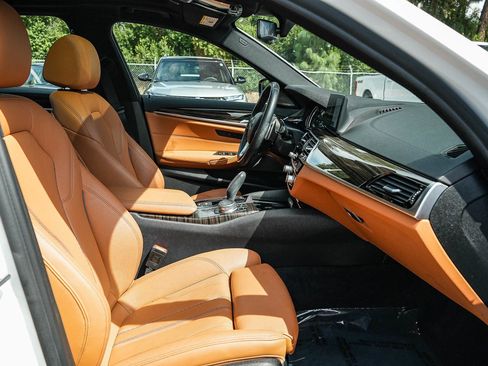Used 2018 BMW 540i RWD image 16