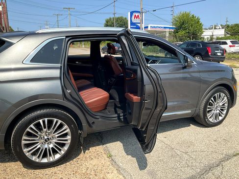Used 2018 Lincoln MKX Reserve w/ Lincoln MKX Climate Package image 19