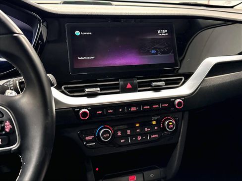 Used 2022 Kia Niro EX FWD image 9