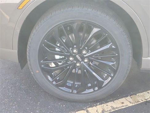 New 2026 Lincoln Corsair Premiere image 14