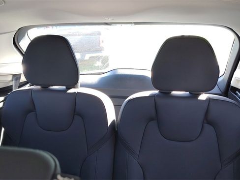 New 2026 Volvo XC90 B6 Plus w/ Protection Package Premier image 32