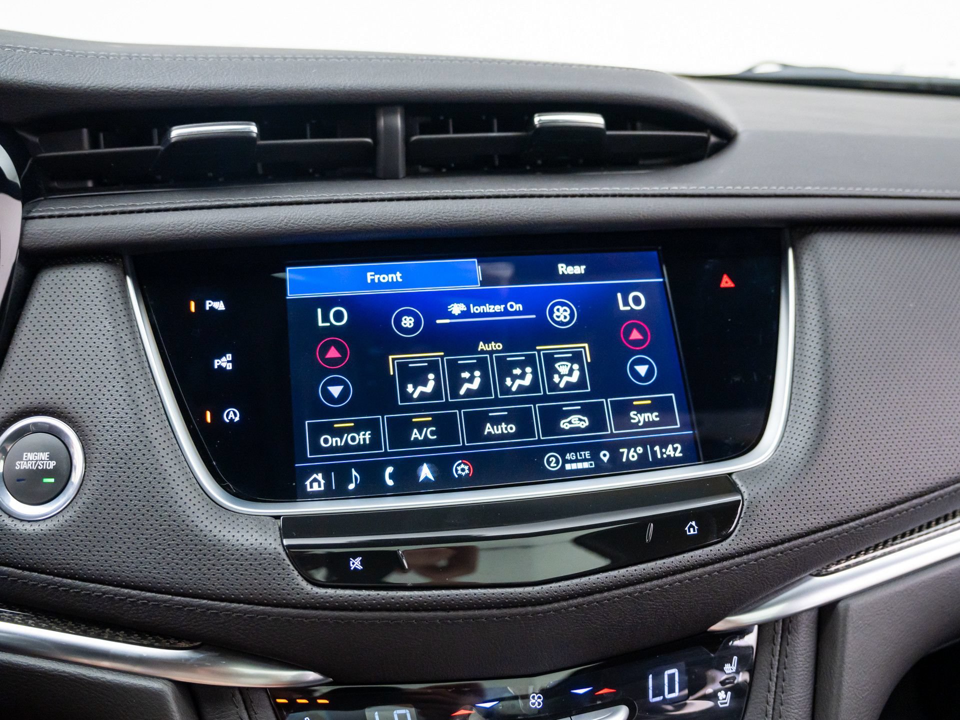 Certified 2026 Cadillac XT5 Sportv w/ LPO, Onyx Lite Package AWD/4WD image 26