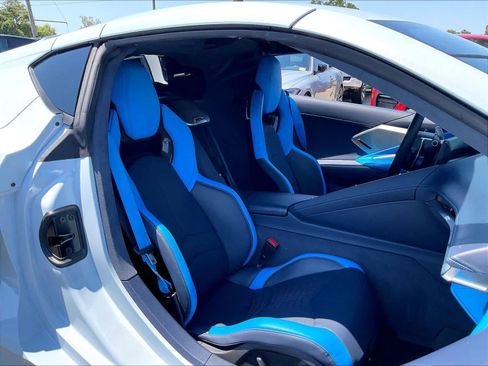 Used 2021 Chevrolet Corvette Stingray Premium Cpe w/ Z51 Performance Package RWD image 9