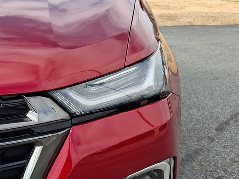 Used 2023 Chevrolet Traverse RS image 9