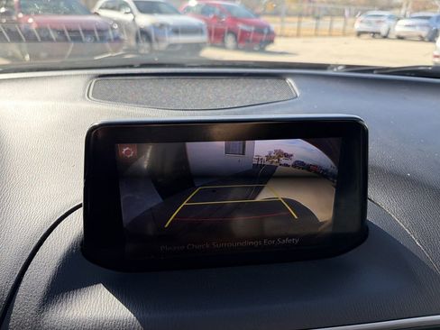 Used 2018 MAZDA MAZDA3 Sport w/ Preferred Equipment Package image 12