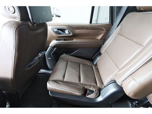 Used 2021 Chevrolet Tahoe High Country AWD/4WD image 12