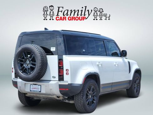Used 2023 Land Rover Defender 110 SE AWD/4WD image 4