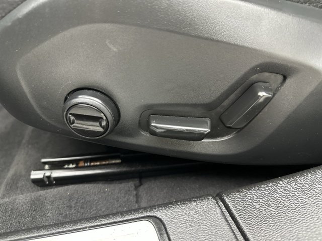 Certified 2024 Volvo S60 B5 Plus AWD/4WD image 12