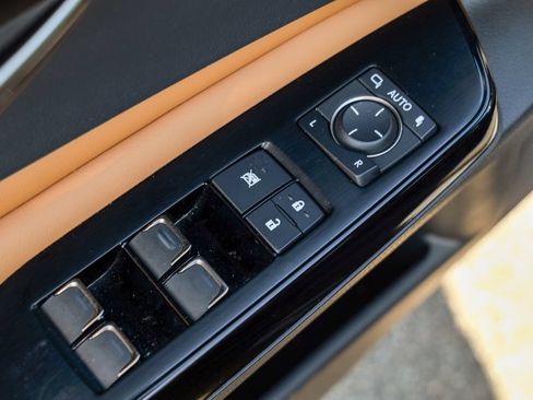 Used 2023 Lexus ES 350 w/ Premium Package FWD image 18