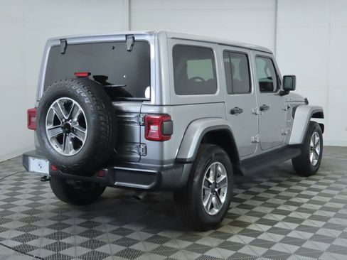 Used 2021 Jeep Wrangler Unlimited Sahara image 5