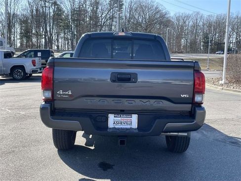 Used 2023 Toyota Tacoma SR image 4