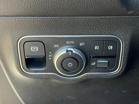 Used 2026 Mercedes-Benz GLB 250 image 27