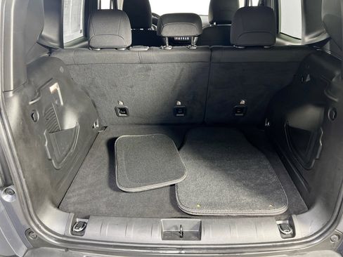 Used 2022 Jeep Renegade Latitude image 23