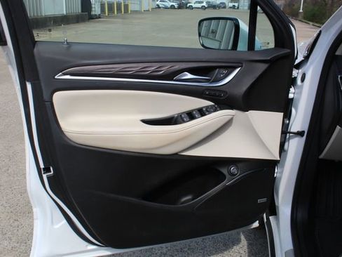 Used 2022 Buick Enclave Avenir w/ Avenir Technology Package image 8