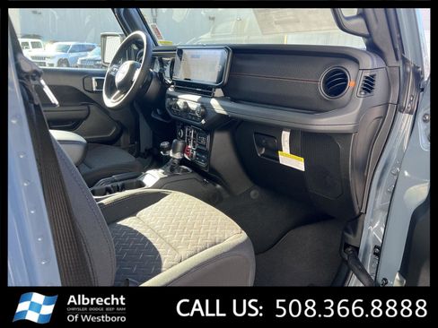 New 2026 Jeep Gladiator Mojave w/ Safety Group image 17