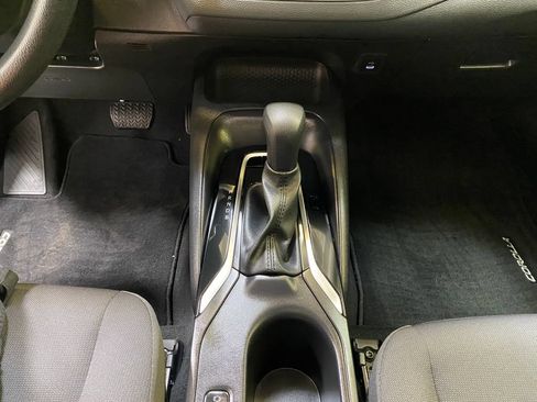 Used 2025 Toyota Corolla LE FWD image 39