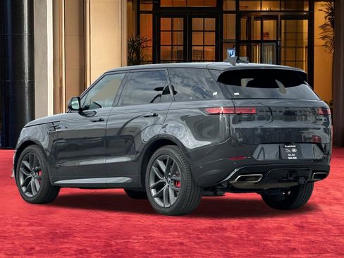 Used 2024 Land Rover Range Rover Sport Dynamic SE image 4
