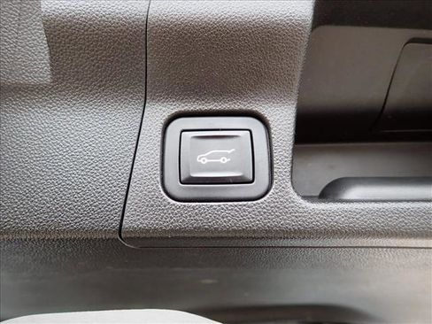 Used 2017 GMC Acadia SLE w/ Driver Alert Package I FWD image 9