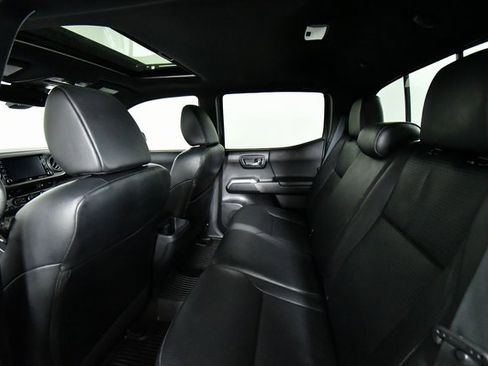 Used 2020 Toyota Tacoma Limited image 25