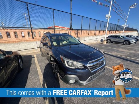 Used 2018 Subaru Outback 3.6R Limited image 2