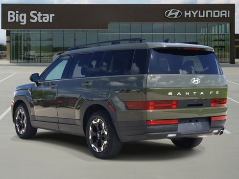 Used 2025 Hyundai Santa Fe SEL FWD image 3