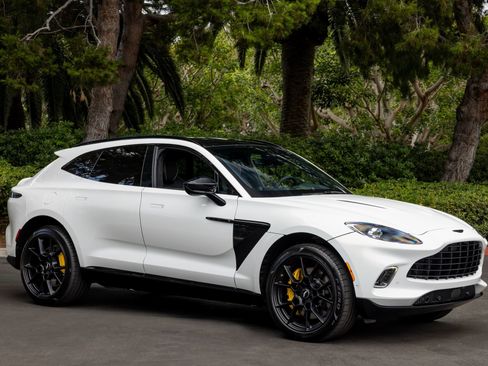 Used 2021 Aston Martin DBX AWD/4WD image 1