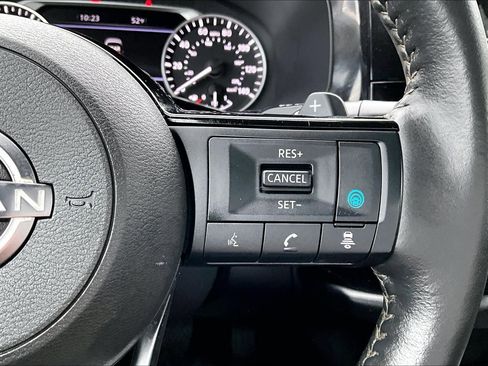Used 2024 Nissan Pathfinder SL w/ Black Appearance Package AWD/4WD image 12