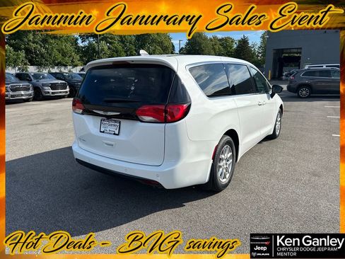 New 2026 Chrysler Voyager LX image 8