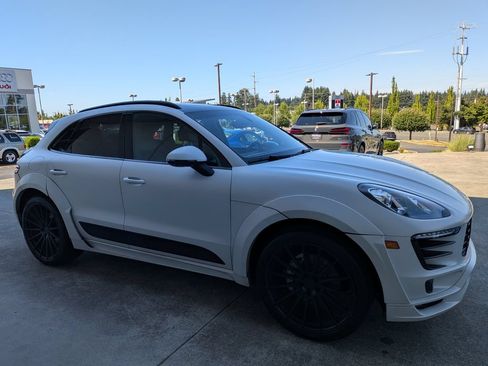 Used 2016 Porsche Macan S AWD/4WD image 7