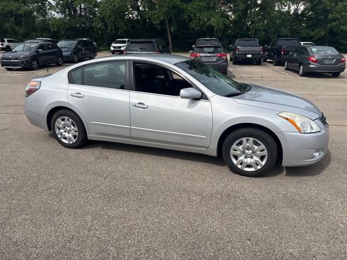 Used 2011 Nissan Altima 2.5 S FWD image 18