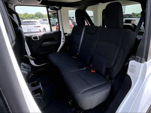 Used 2019 Jeep Wrangler Unlimited Sahara w/ Safety Group AWD/4WD image 22