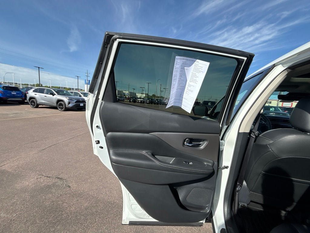 Used 2024 Nissan Murano SL AWD/4WD image 25